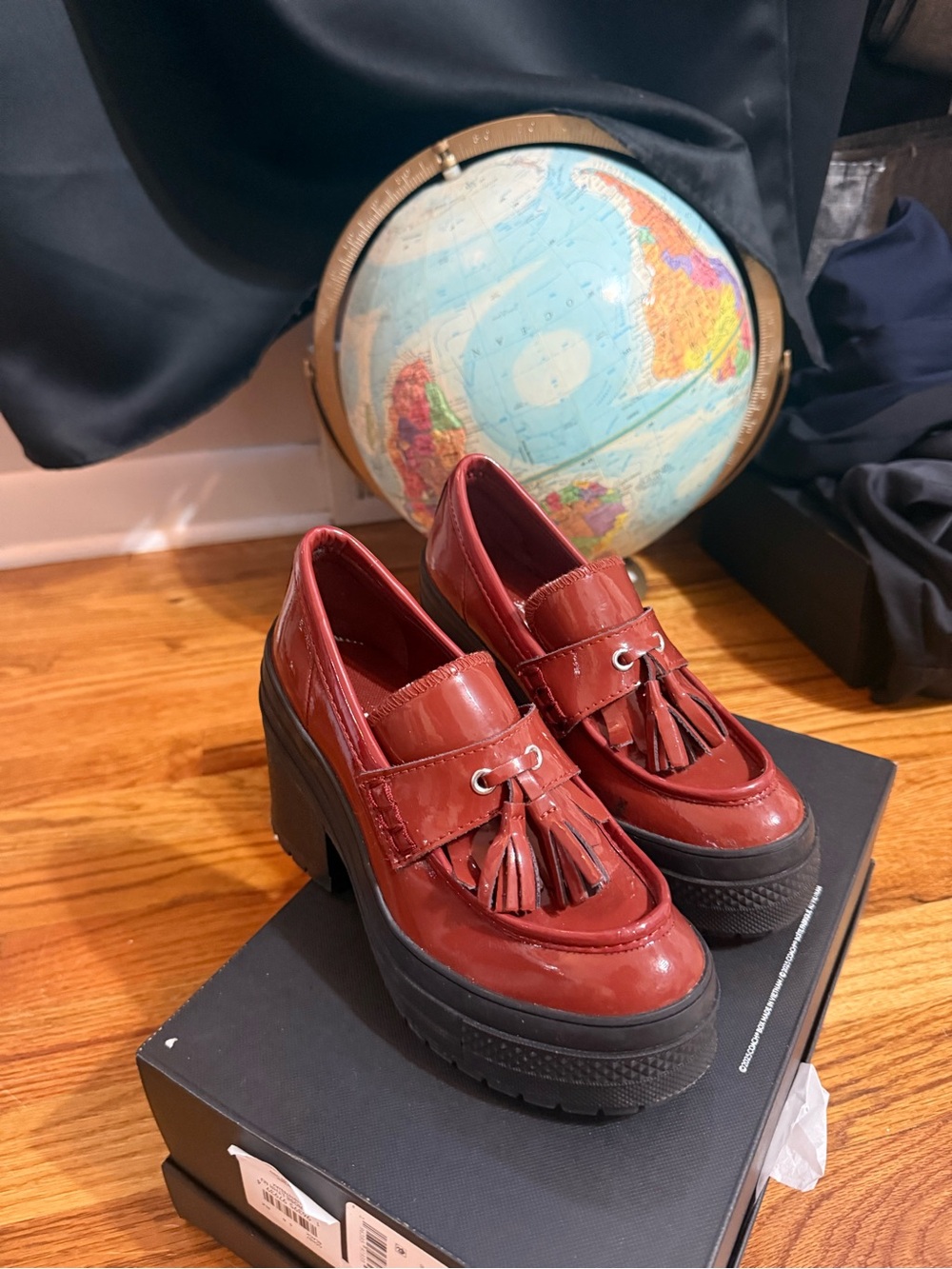 Women's Converse Tassel Platform Loafers in Burgundy - Picture 2 of 6